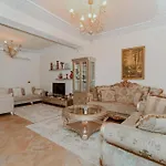Panoramic Center Apartment *
